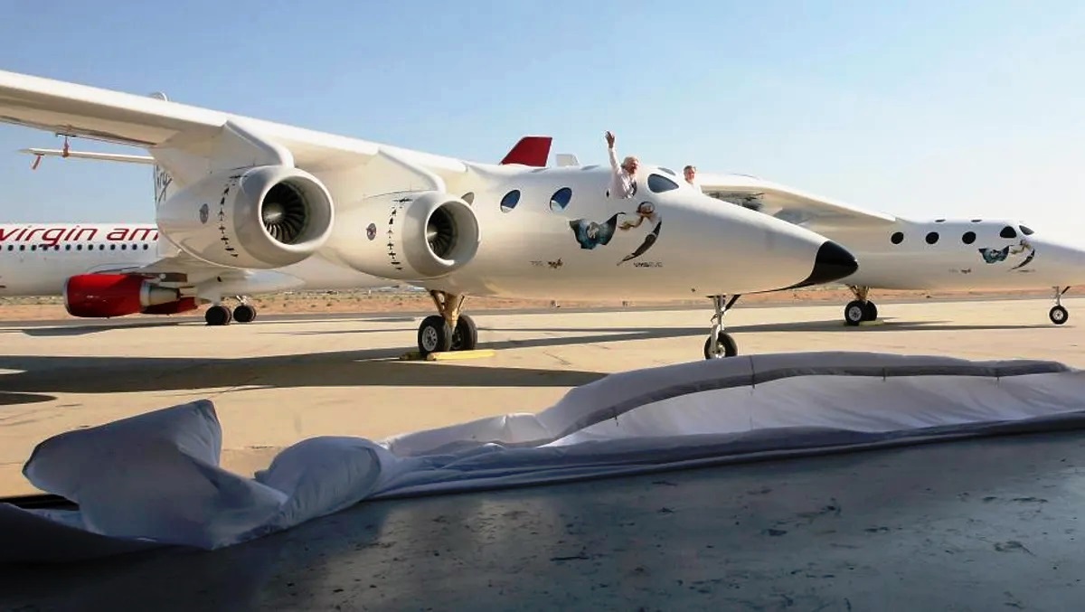 Virgin Galactic, Ana Gemiyi Tanıttı