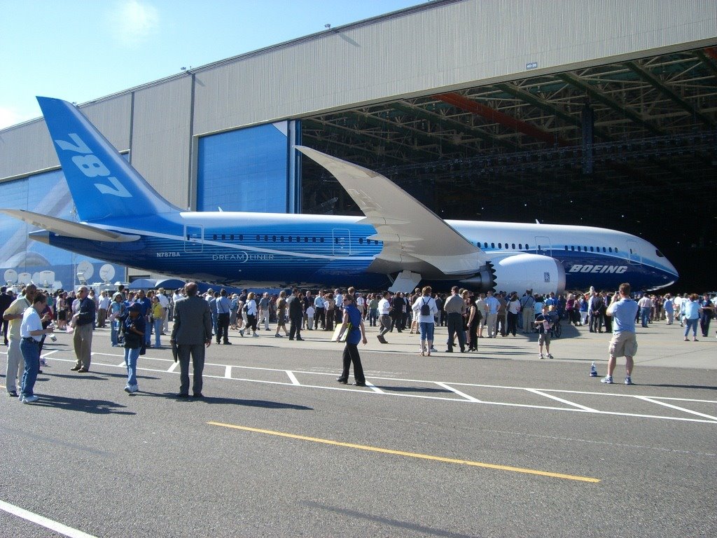 Boeing 787 Yine Ertelendi