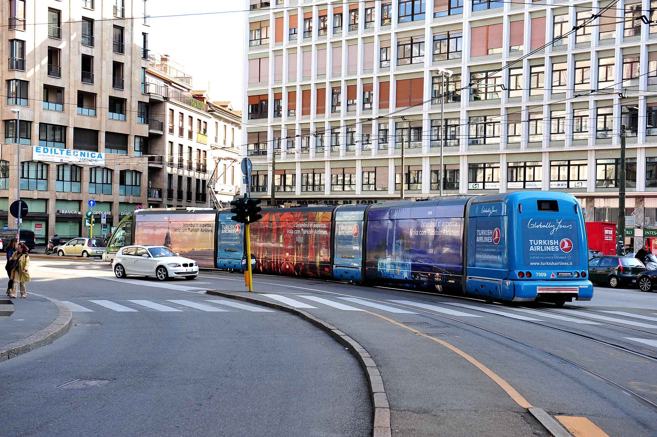 THY Milano Tramvay Reklamı Caddelerdeki Yerini Aldı