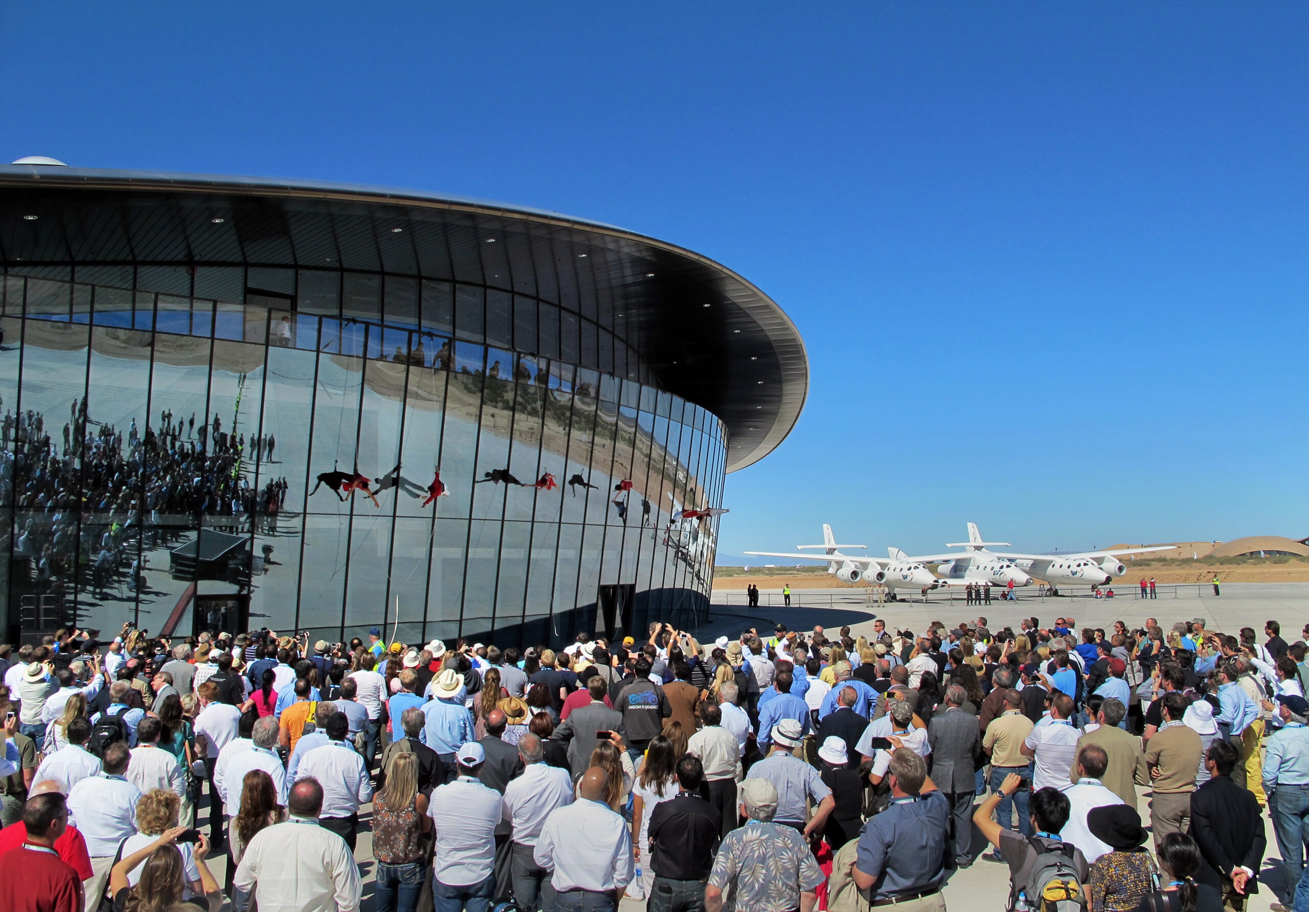 Virgin Galactic’in ‘Uzay Limanı’ Törenle Adandı