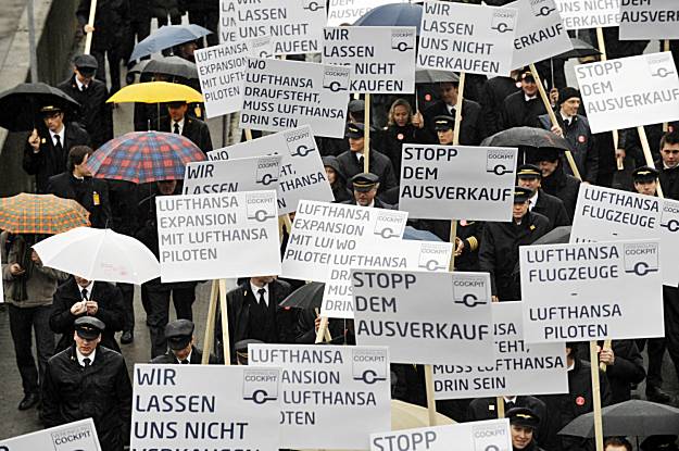 Lufthansa personeli grev yapıyor