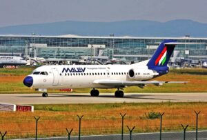 Malev - Fokker 70 uçak