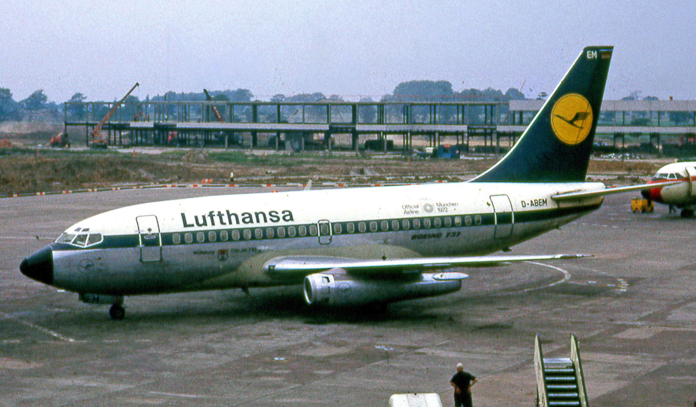 Boeing_737-100_Lufthansa_havayolu