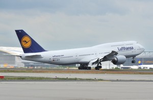 Am 1. Juni 2012 startet die Boeing 747-8 auf ihren ersten Linienflug nach Washington.