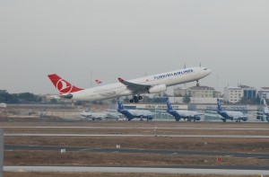 Turkish Airlines_Airbus A330-300_TC-JNL_001