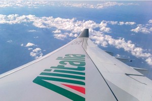 Alitalia A330-200 wing