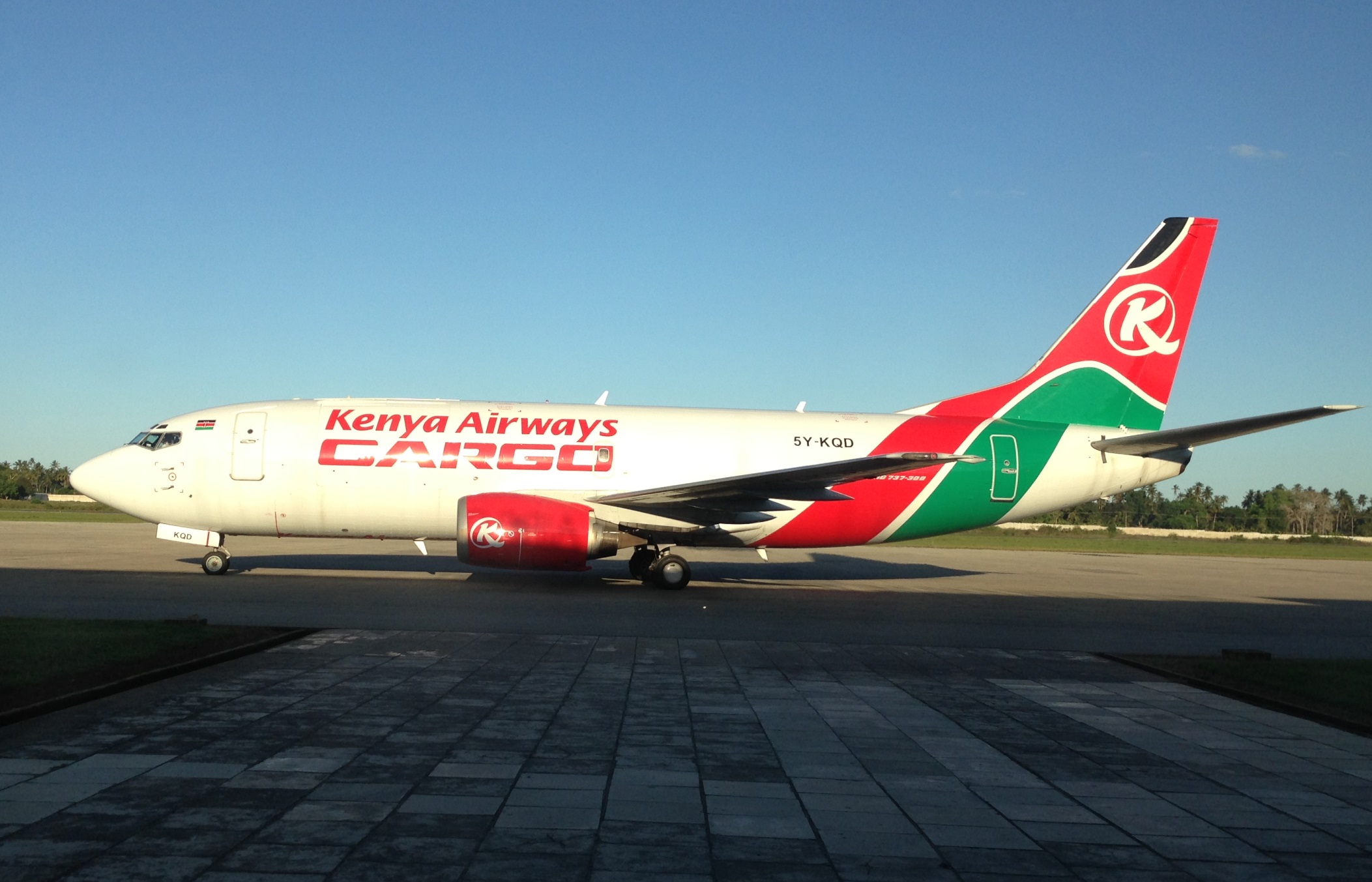 Kenya Airways Cargo – Boeing 737-300 (5Y-KQD)