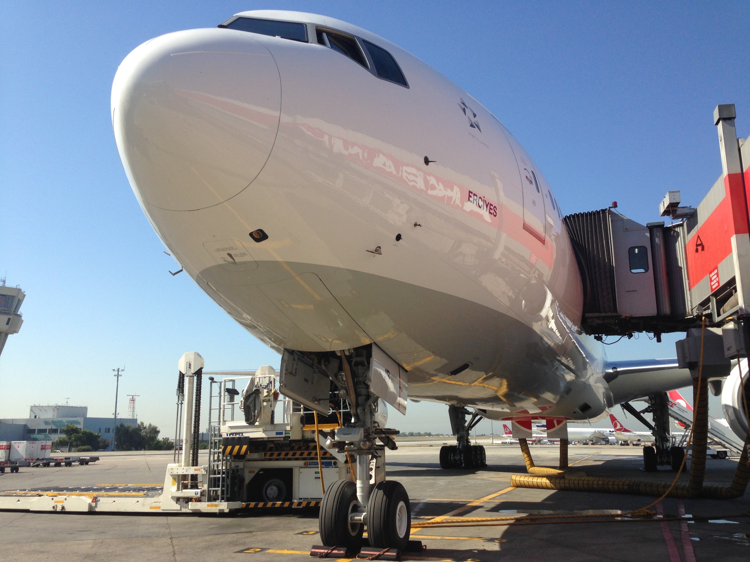 THY’nin Yeni Boeing 777’si, Rekorlarla Geldi