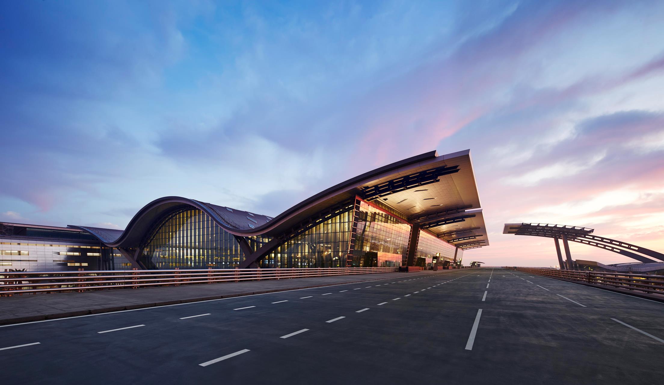 Doha_Hamad_Airport_HIA Passenger Terminal At Sunset