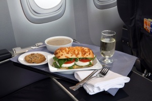 United-Airlines_First-Class_Meal_food
