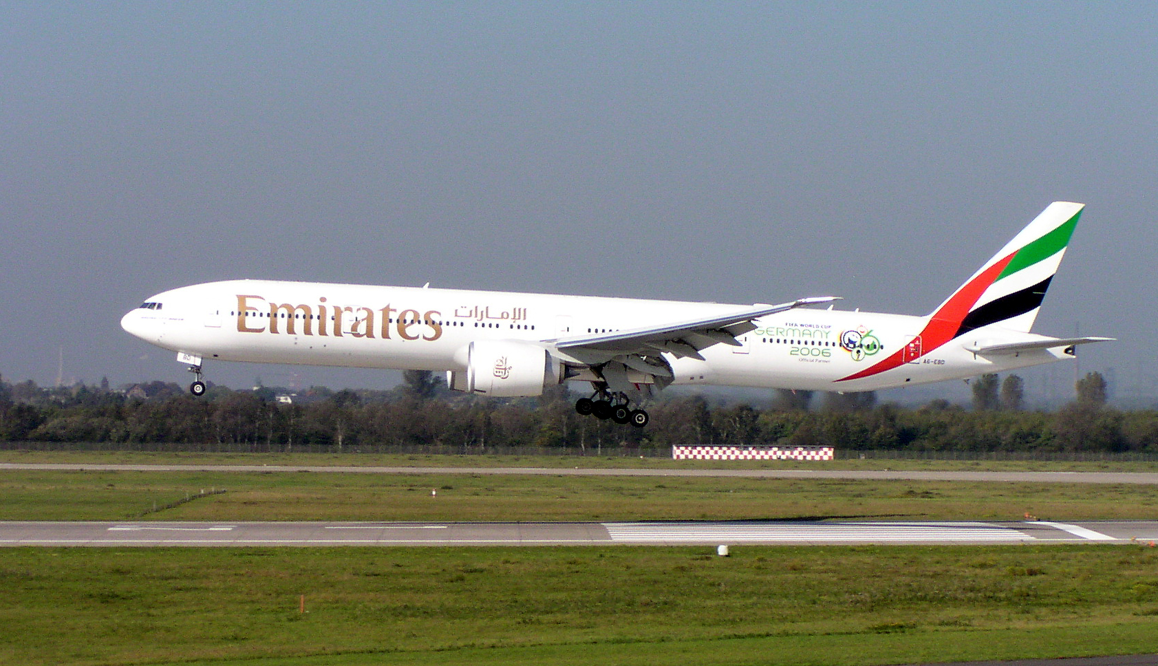 Yüzüncü Boeing 777-300ER, Emirates Filosunda