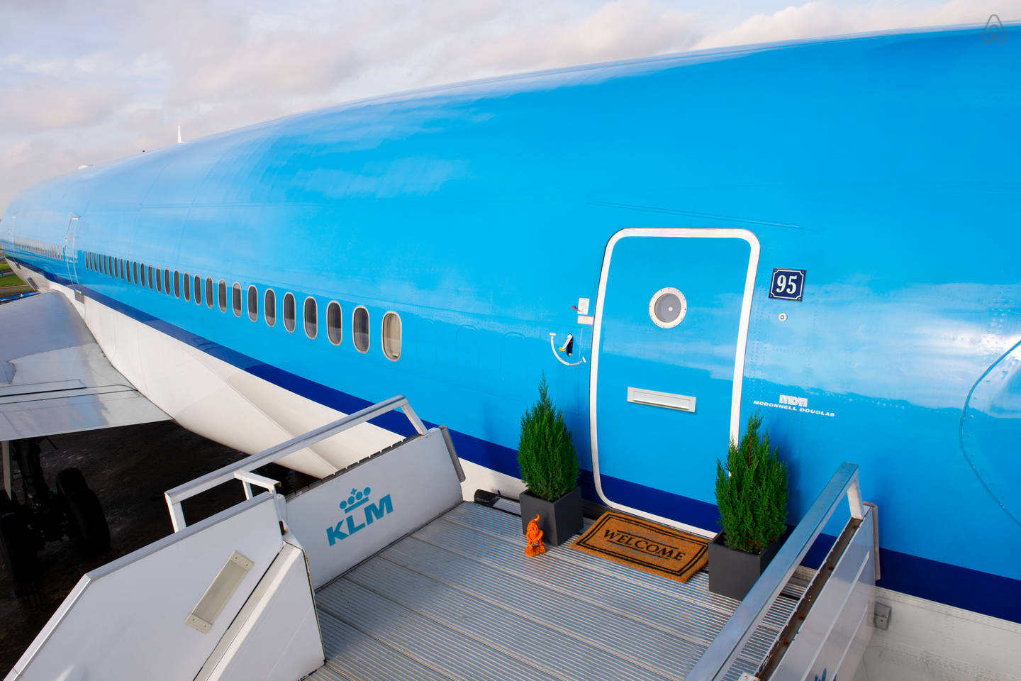 Airbnb & KLM – The Airplane Apartment