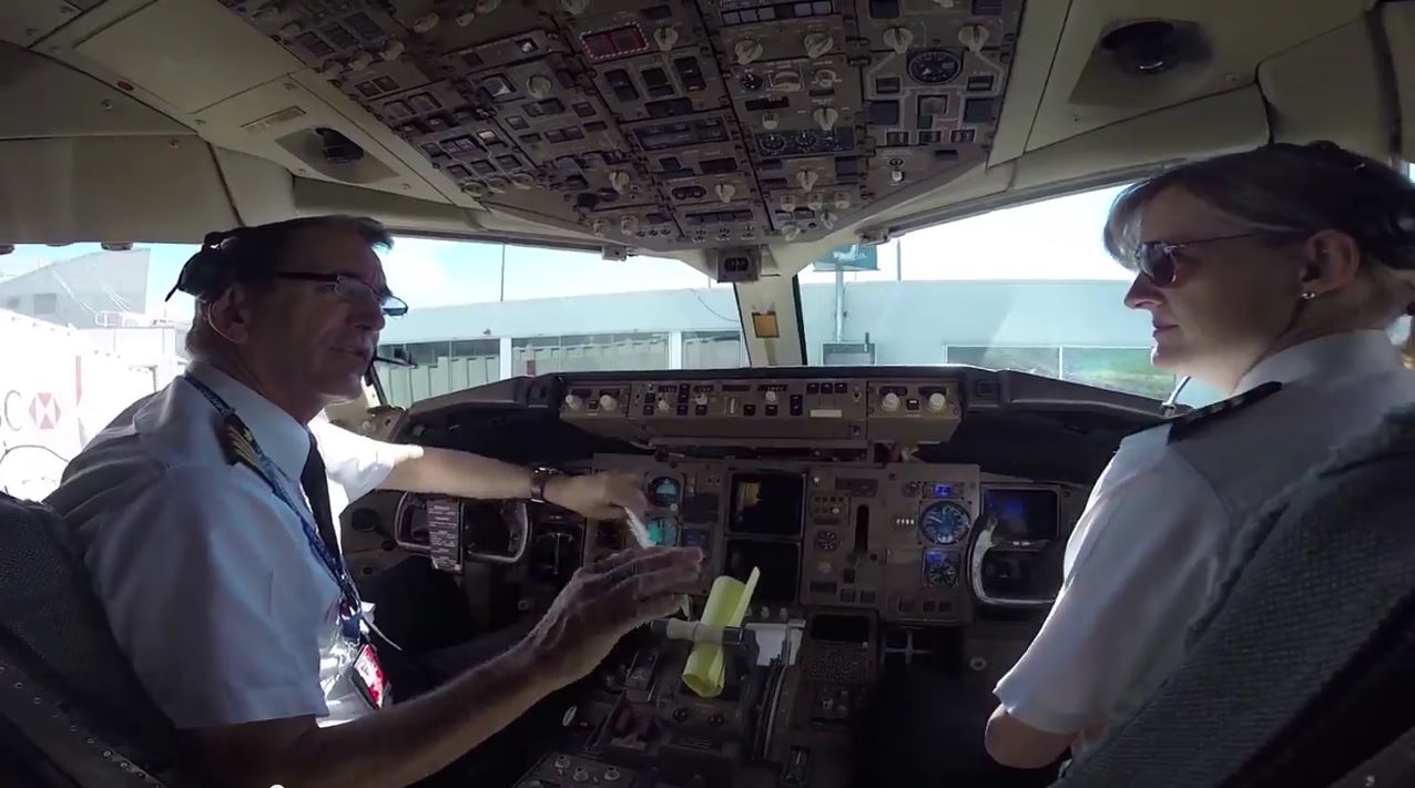 Qantas – Jump inside the cockpit of QF767