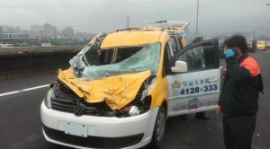 Taxi on the bridge_Transasia_Flight GE235_crash_Taipei_ATR 72_Feb 2015