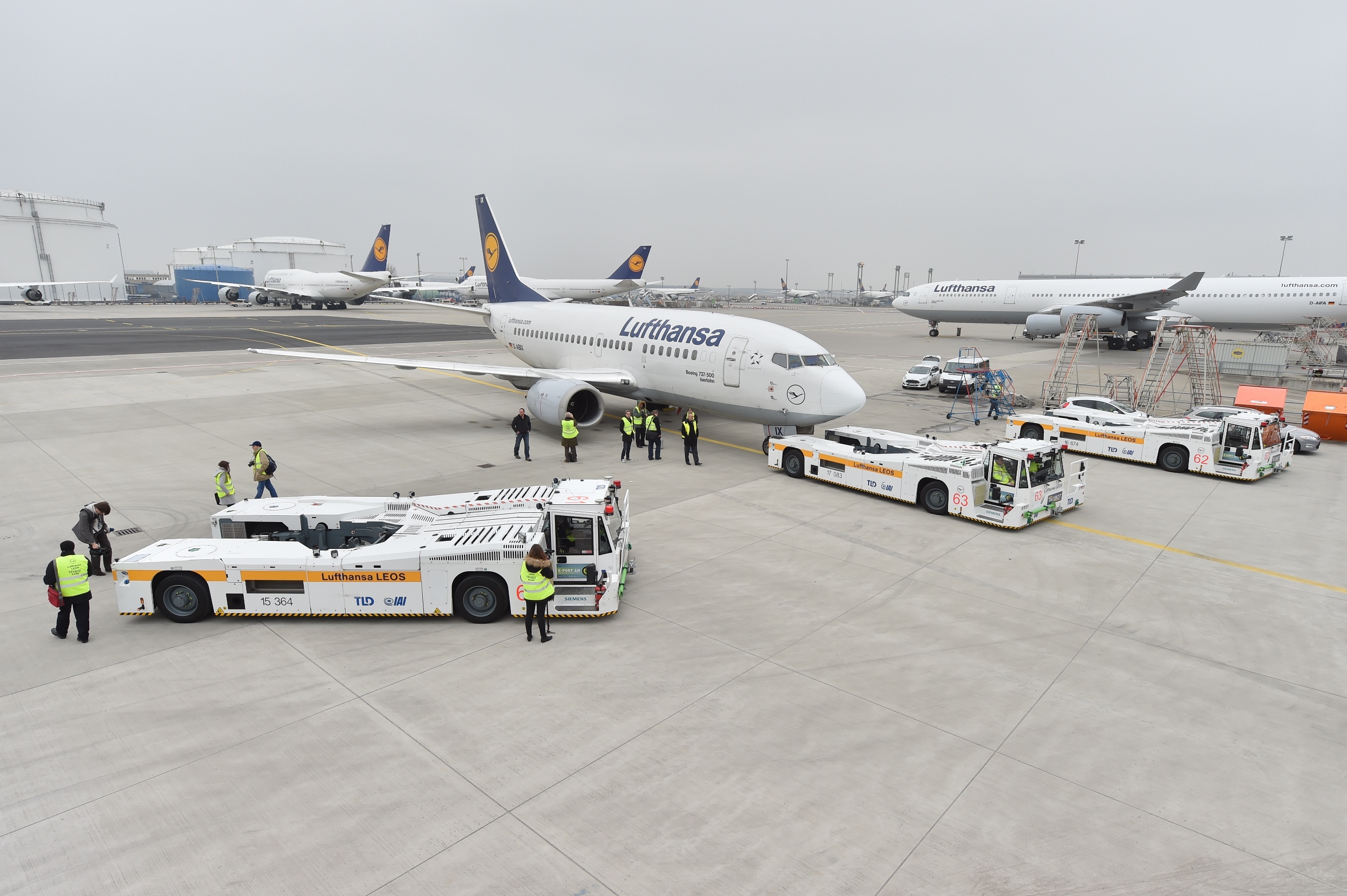 TaxiBot – Lufthansa LEOS