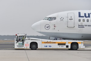 TaxiBot_Lufthansa_LEOS_Frankfurt_Airport_Pushback_Taxi