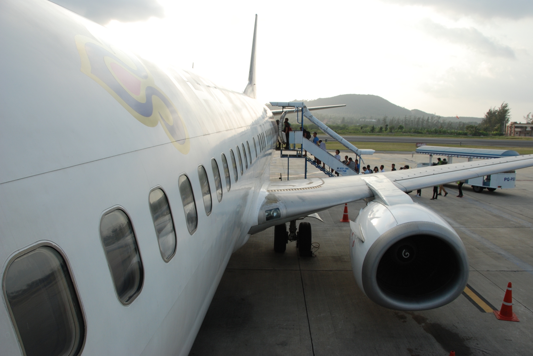 Thai Airways_Boeing 737_Samui Airport_Feb 2015