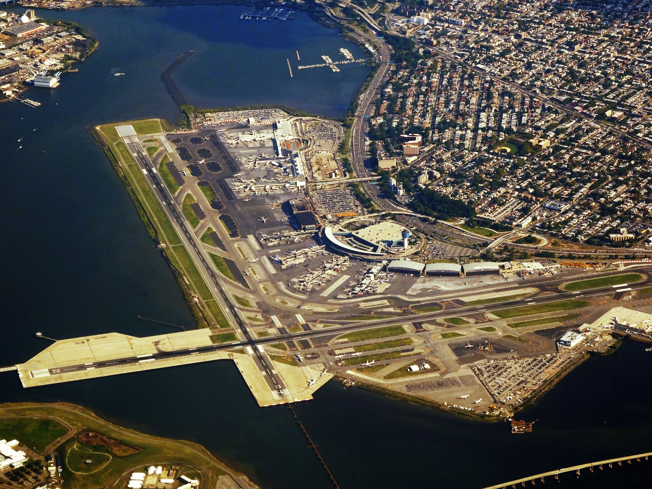 LGA_Laguardia_1500m_perimeter rule