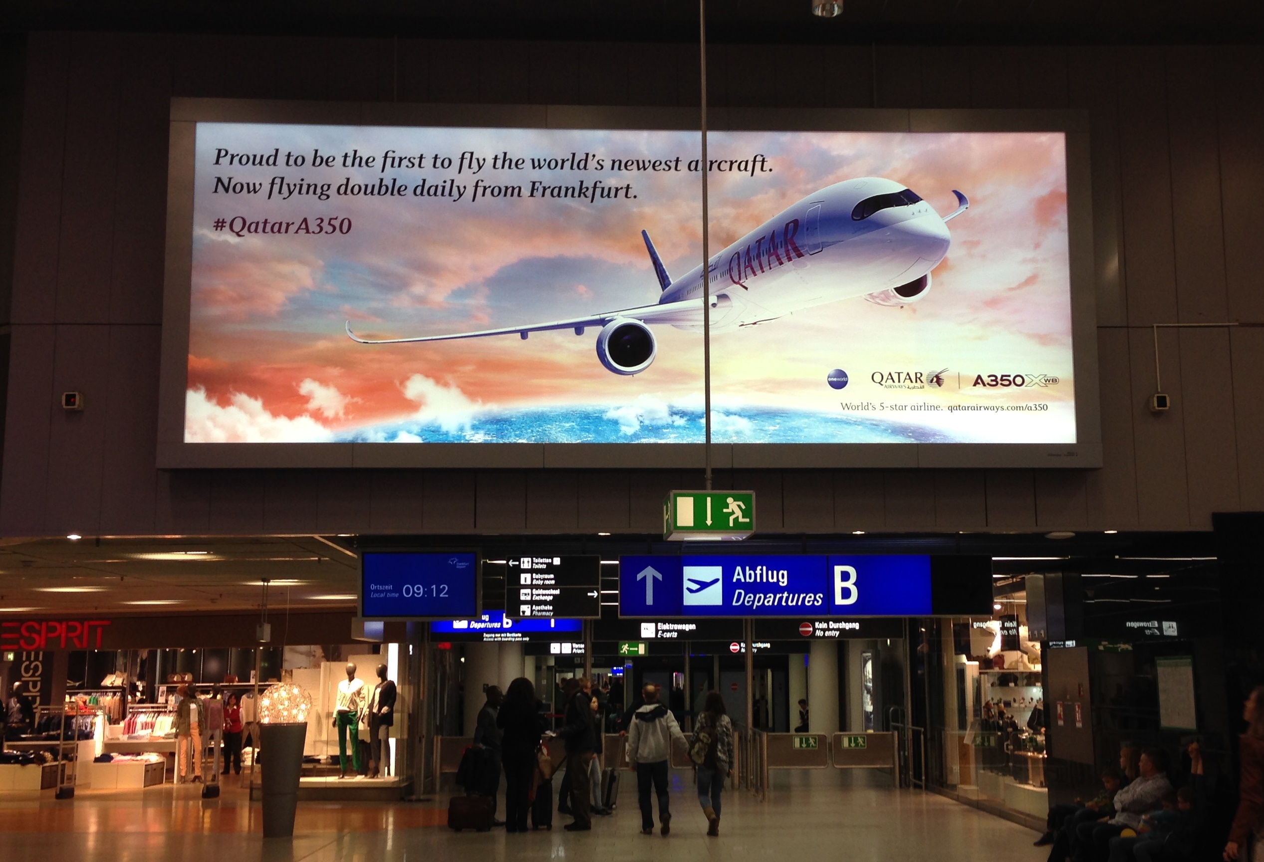 Qatar Airways Airbus A350 Ad @ Frankfurt Airport