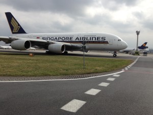 Singapore Airlines_Airbus A380_9V-SKT_Frankfurt Airport_March 2015_006