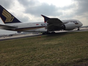 Singapore Airlines_Airbus A380_9V-SKT_Frankfurt Airport_March 2015