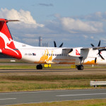 Qantas_VH-QOW_Taronga_Western_Plains_Zoo_Logo-jet_Bombardier_Dash_8