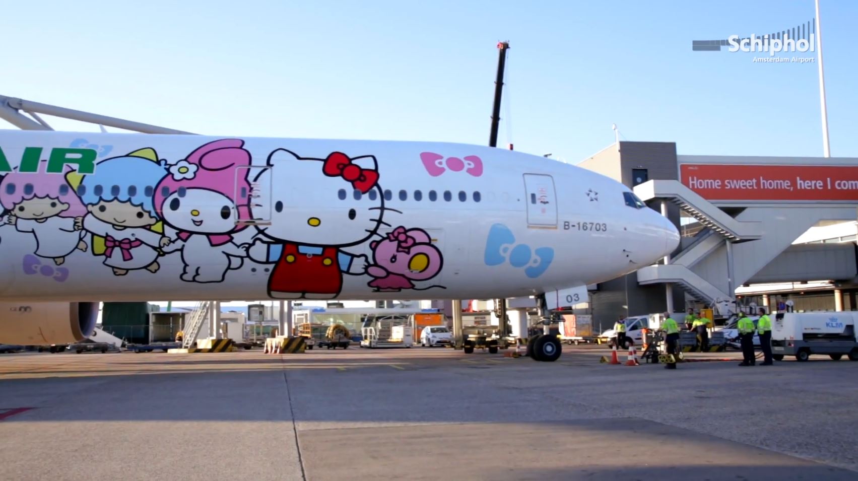 Eva Air – Hello Kitty Aircraft @ Schiphol Airport