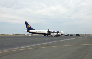 Ryanair_Boeing 737_EI-EVO_Thessaloniki Airport_May 2015