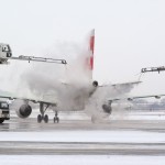 Swissport_aircraft_de-icing
