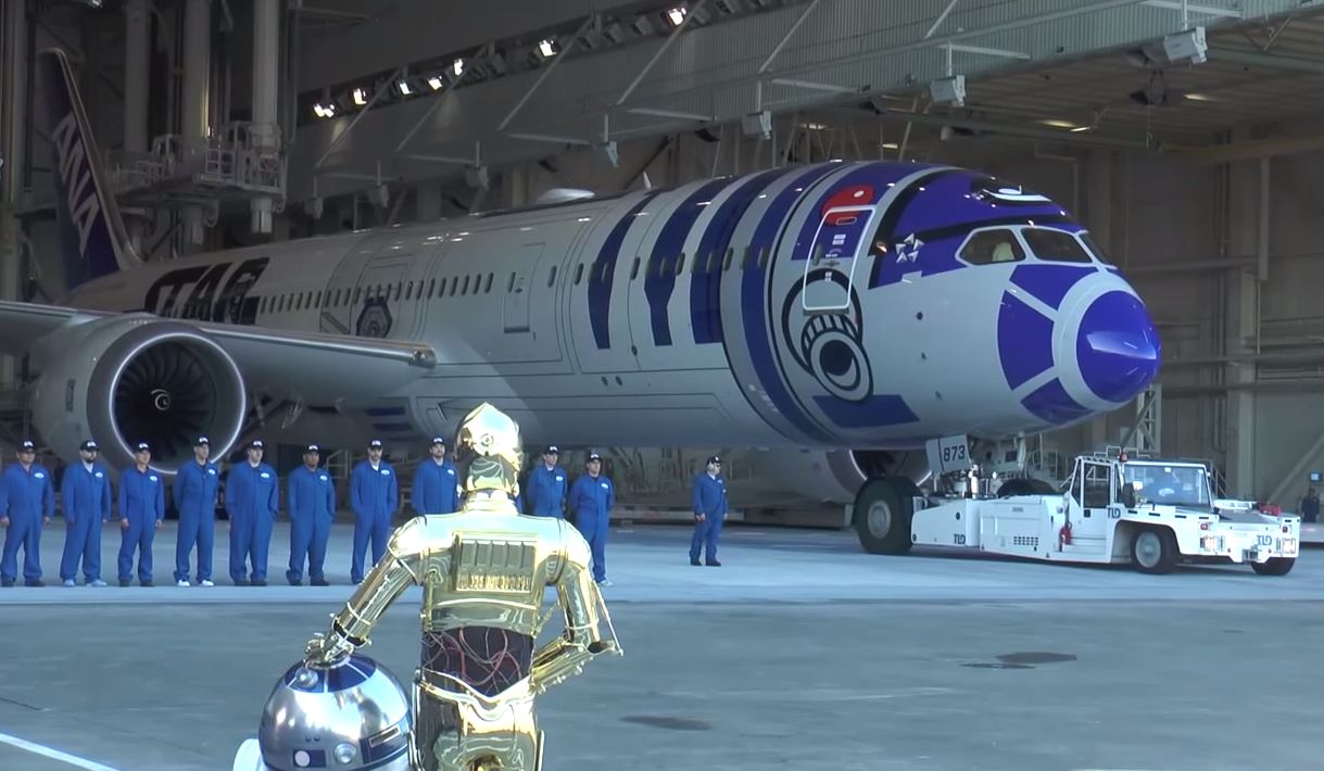 ANA – Star Wars Themed Boeing 787 Roll-out
