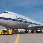 Lufthansa_Boeing 747_Retro_YT-FRA