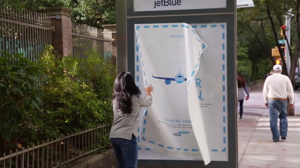 JetBlue, Reklamını Söküp Alan Kişilere Uçak Bileti Hediye Etti