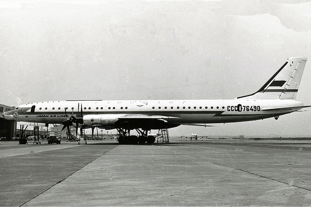 Aeroflot_Tupolev_Tu-114_JAL_livery_APM