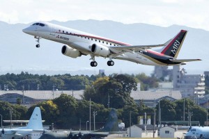 Mitsubishi Regional Jet_MRJ-90_first flight_nov 2015