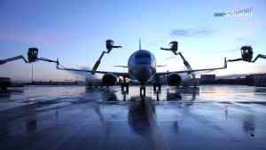 KLM_de-icing_Amsterdam_Schiphol