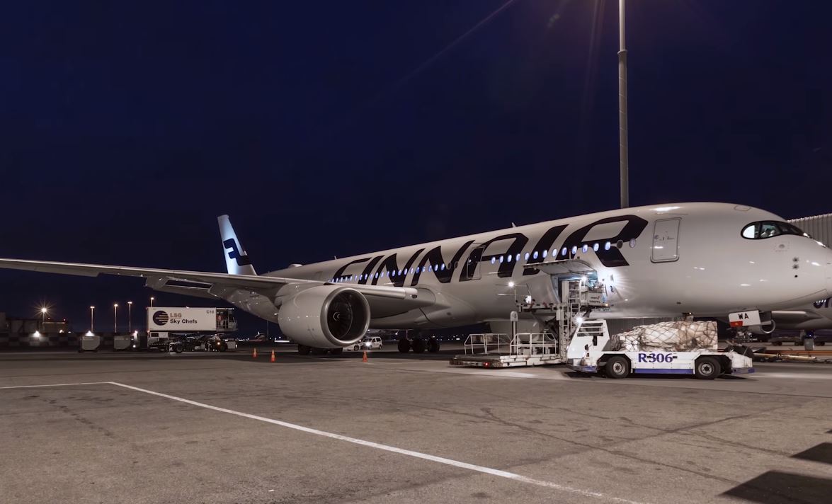 Loading Finnair A350 in 50 Seconds