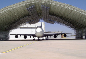 New York_JFK_de-icing_hangar_Boeing 747