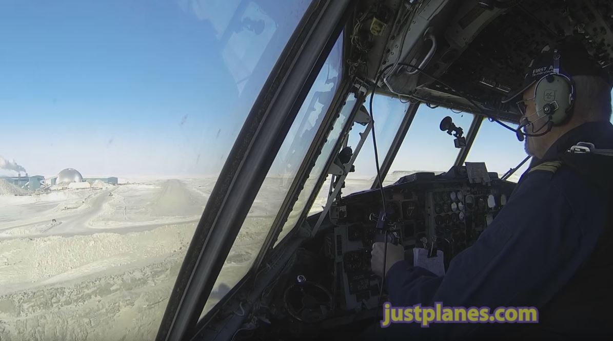 First Air – Cockpit C-130 Gravel Landing at Gold Mine