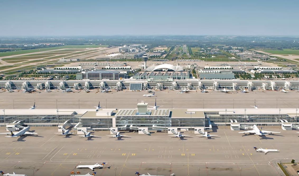 The “Satellite” at Munich Airport in fast motion