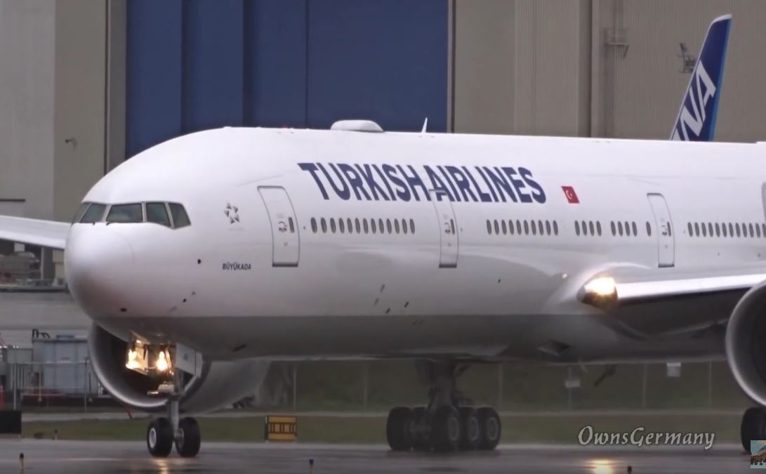 Turkish Airlines Boeing 777 – Bad Weather Flight Test