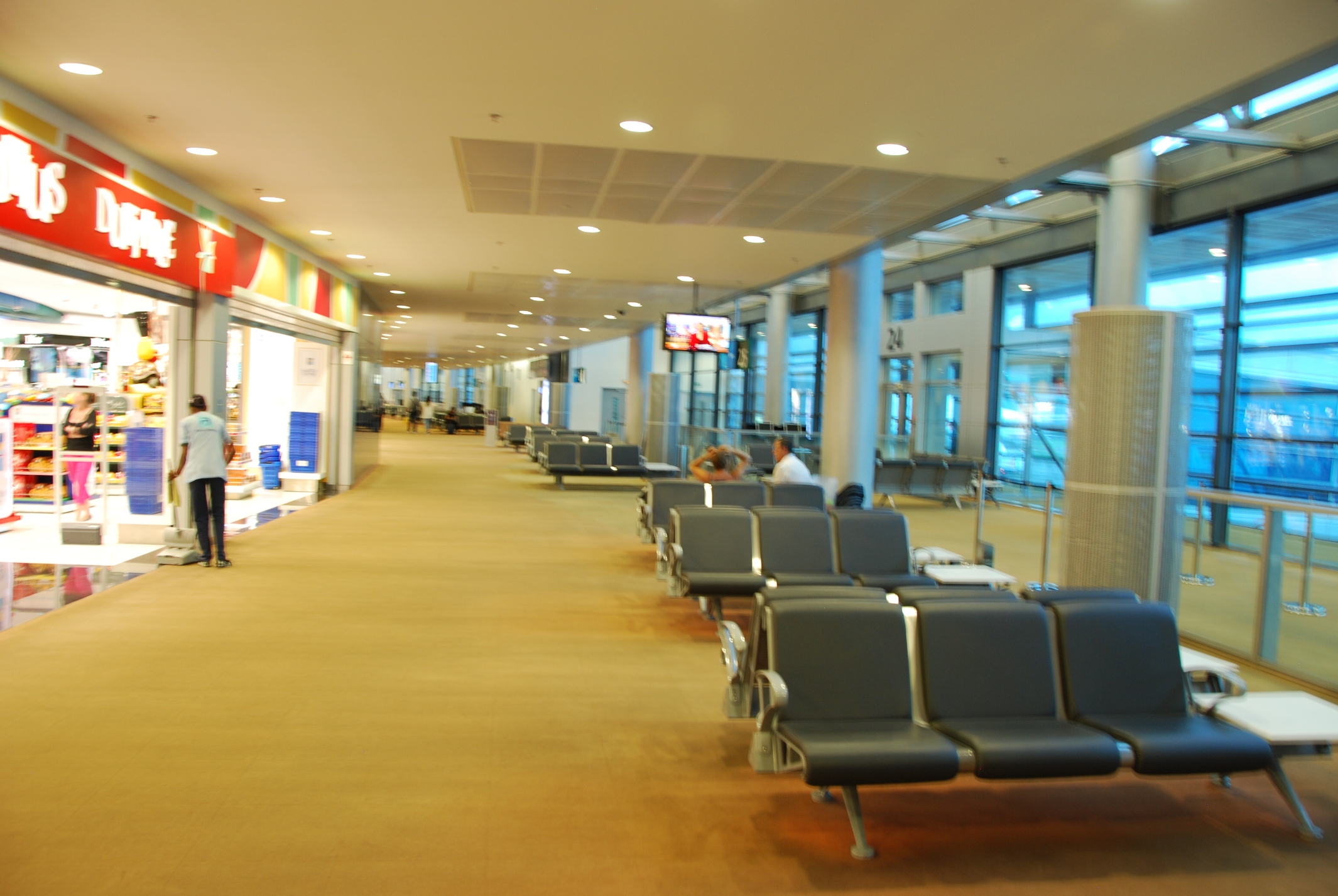 Walking to the Gate @ Mauritius SSR Airport