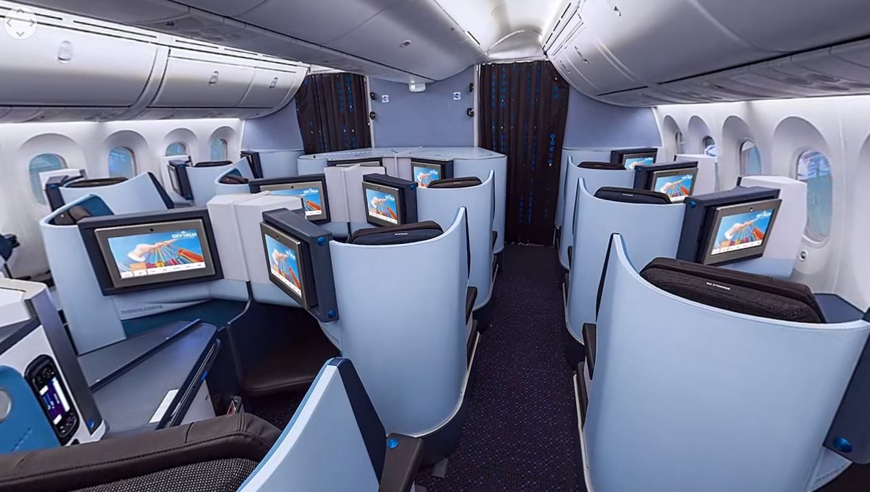KLM Dreamliner Boeing 787 in 360 degrees