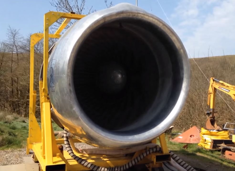 Boeing 747 Jet Engine (Rolls Royce RB211) Run at the Back Yard