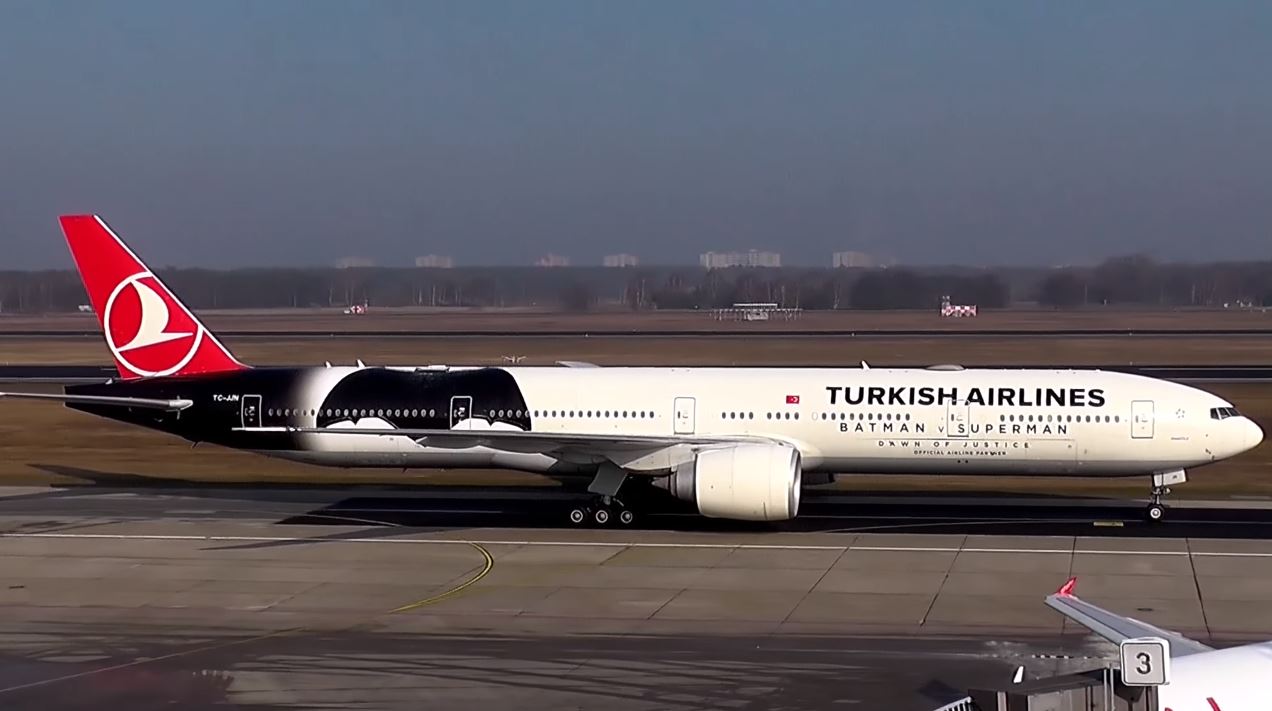 Turkish Airlines Boeing 777 with Batman v Superman Livery