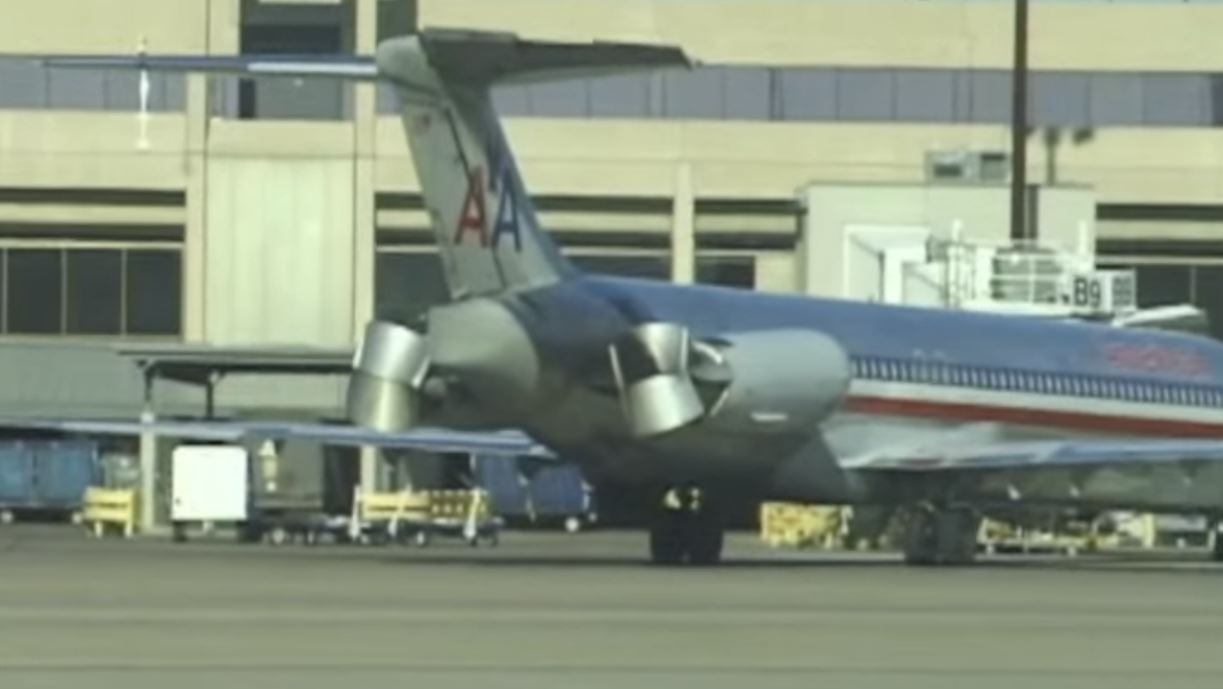 American Airlines MD-80 Powerback