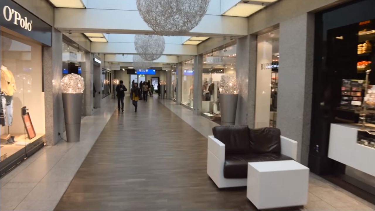 Online Shopping at Frankfurt Airport