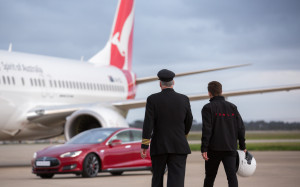 Qantas_Boeing 737_aircraft_Tesla_Model S P90D_electric car