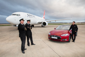 Qantas_Boeing 737_aircraft_Tesla_Model S P90D_electric car