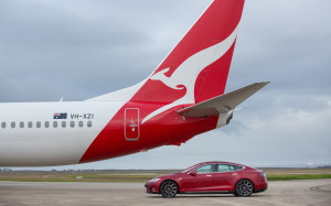 Qantas_Boeing 737_aircraft_Tesla_Model S P90D_electric car