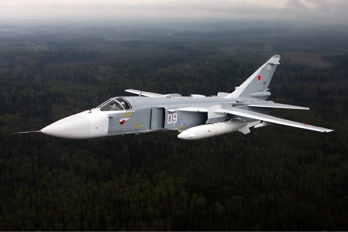 Russian Sukhoi Su-24s Fly by USS Donald Cook